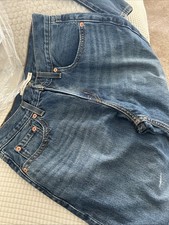 Levi's Women's Low Pro Straight Leg Zip Fly Mid Rise Jeans Blue NWT