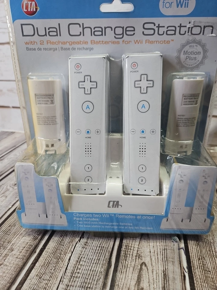 CTA Dual Charging Station For Nintendo Wii Controller Docks Brand New - Image 3 of 4