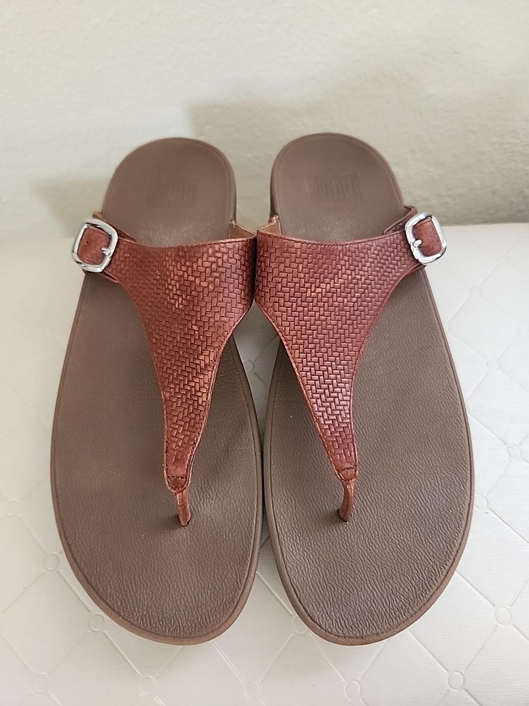 Womens Fitflop The Skinny Brown Woven Thong Sandals Sz 11