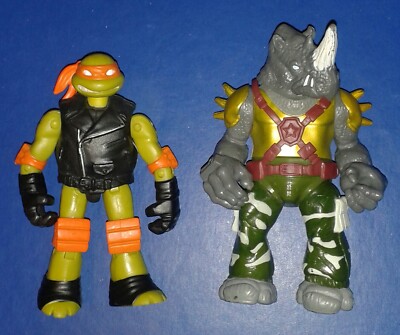 2015 * Mike vs ROCKSTEADY (GOODIES vs BADDIES) * TMNT NINJA TURTLES KOMBINIERT P&P