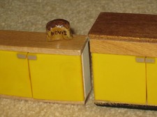 Vintage 1970's Doll's House