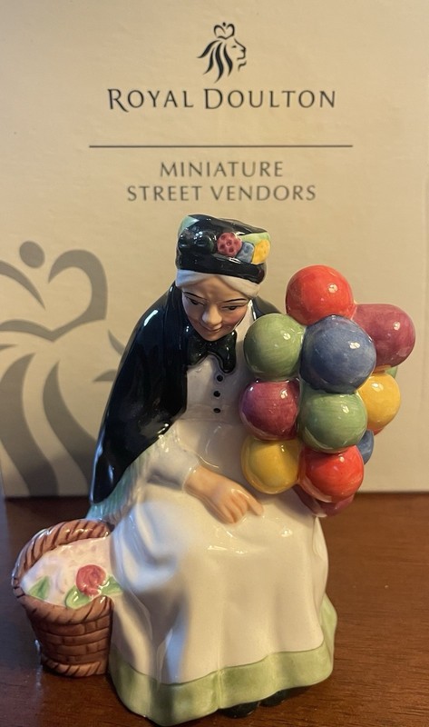 Royal Doulton 'The Old Balloon Seller' Figurine ORIGINAL BOX