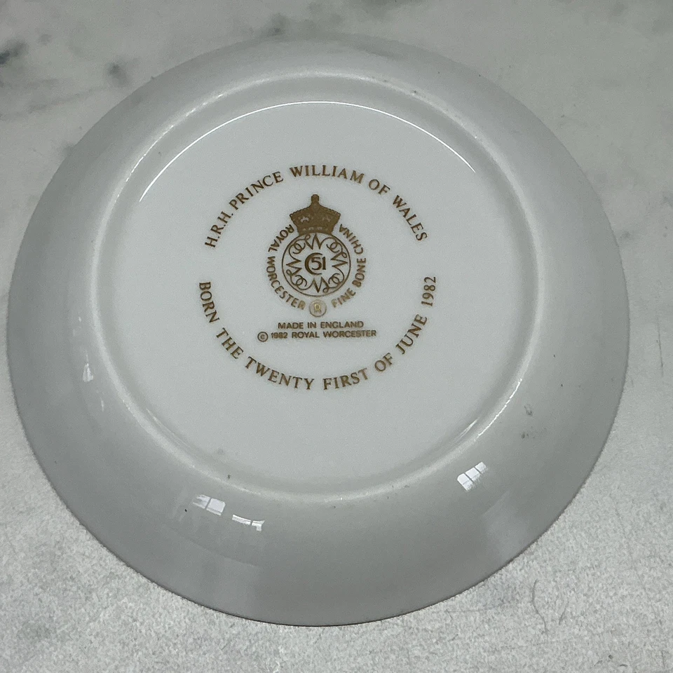 Prince William Birth Royal Worcester Trinket Dish 11.5cm - Image 4 of 4