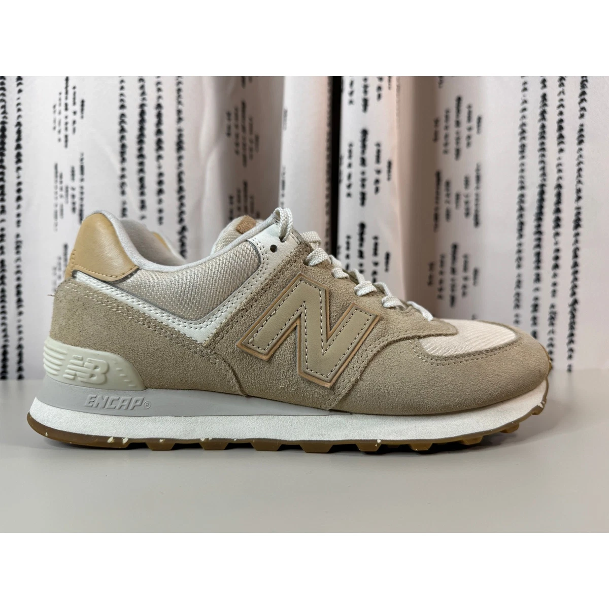 New Balance レディース ベスト ベージュ New Balance｜ニューバランス（レディース）のベスト（ベージュ系