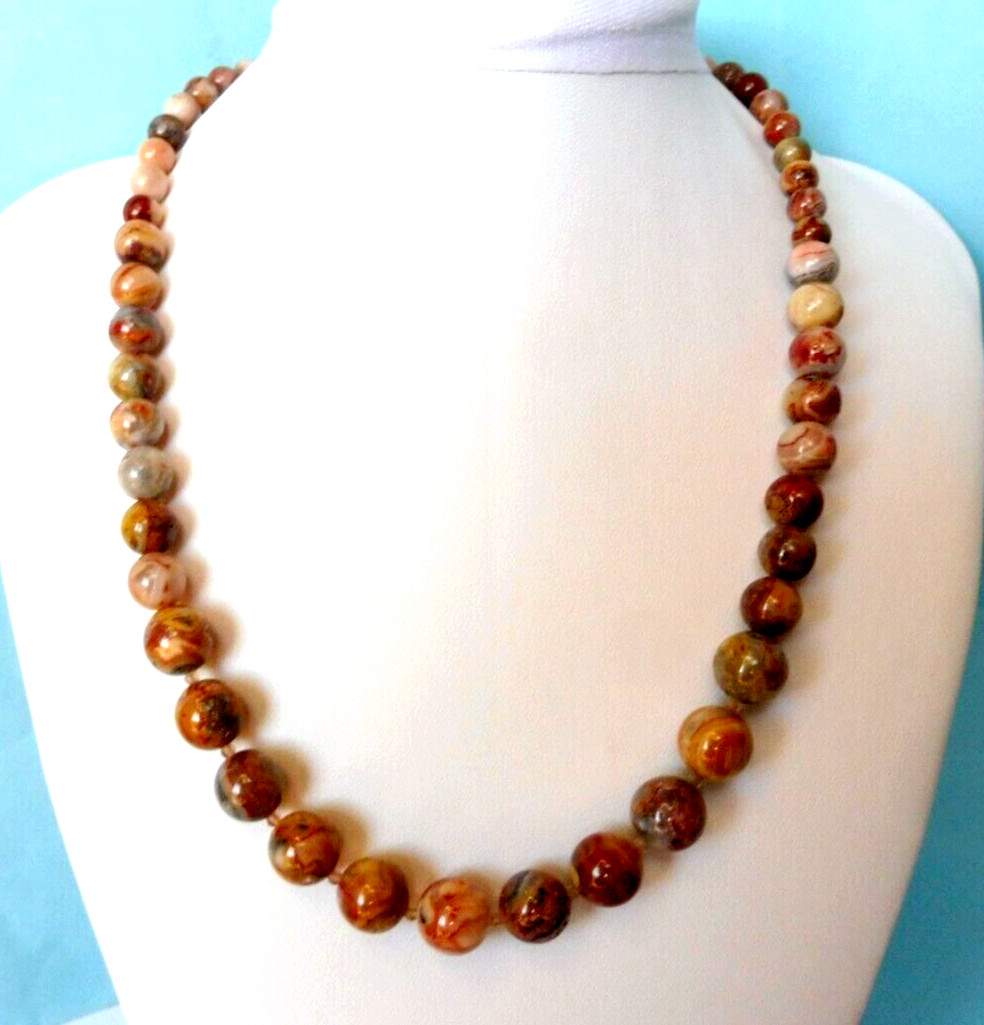 Collier en Agates de feu pour sublimer vos tenues de soirée avec élégance