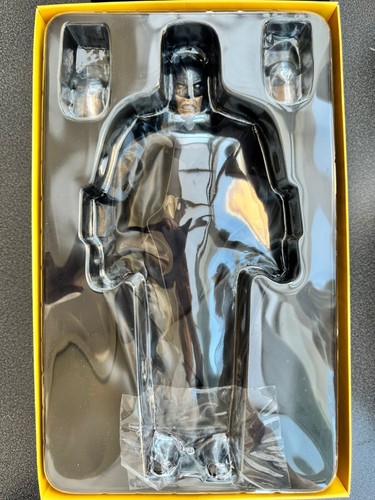 ACTION FIGURE SIDESHOW - BATMAN (COSTUME NERO) DC COMICS - 1/6 NO HOT TOYS - Foto 5 di 9