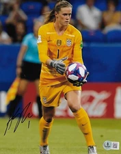 ALYSSA NAEHER Signed Autographed 8x10 Photo Beckett BAS COA USWNT USA Soccer