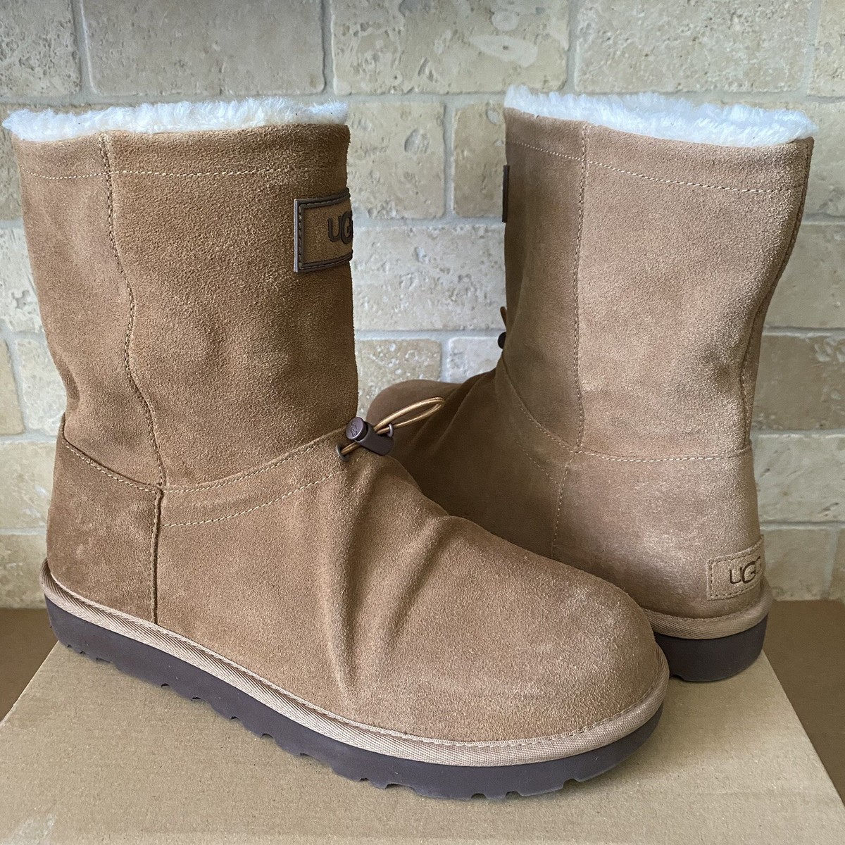 UGG CLASSIC SHORT TOGGLER CHESTNUT SUEDE WOOL BOOTS WOMEN SIZE US