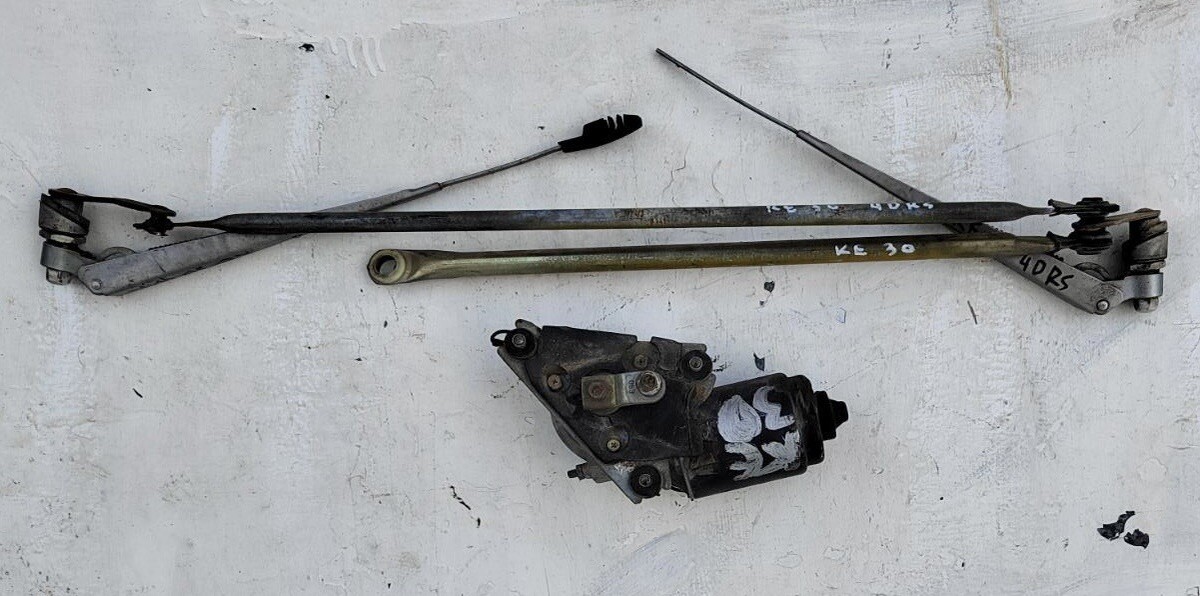 Toyota Corolla KE30 KE35 1974 79 Windshield Wiper Motor With Wiper