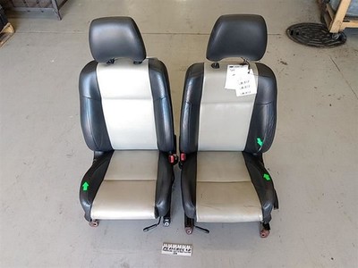  Saab 9-2x 05-06 Subaru WRX 04-07 Pair Of Front Seat Manual Leather Left & Right