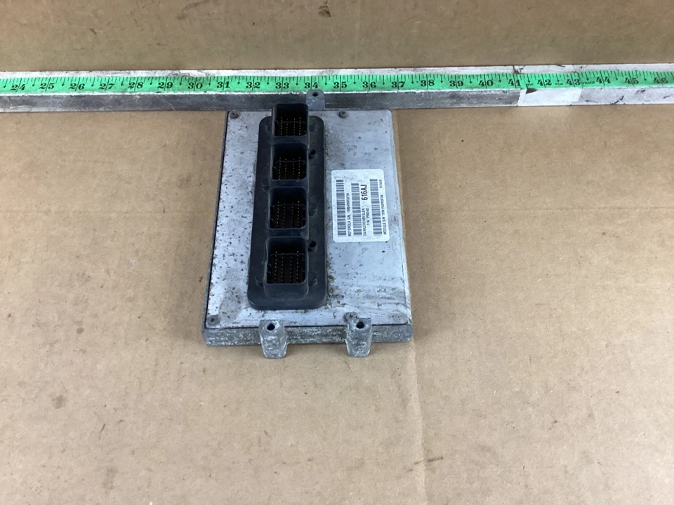 Módulo de control informático del motor Dodge Durango 1996-2003 ECM ECU P56040 OEM Foto 3 de 4