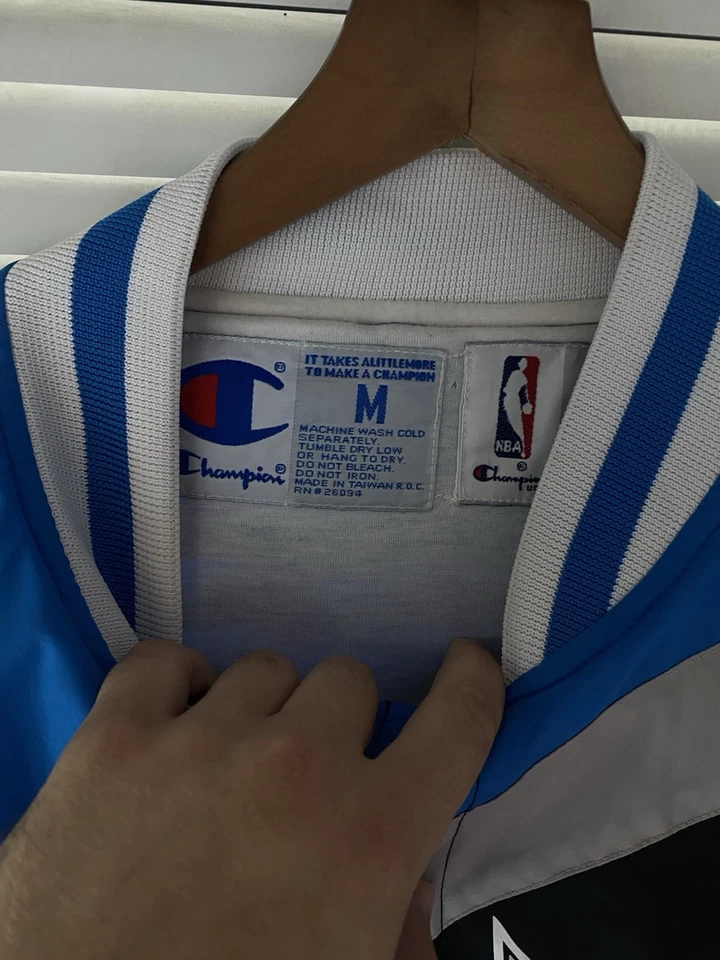 Chaqueta de bombardero vintage de archivo abotonada Orlando Magic campeón de la NBA Foto 4 de 4