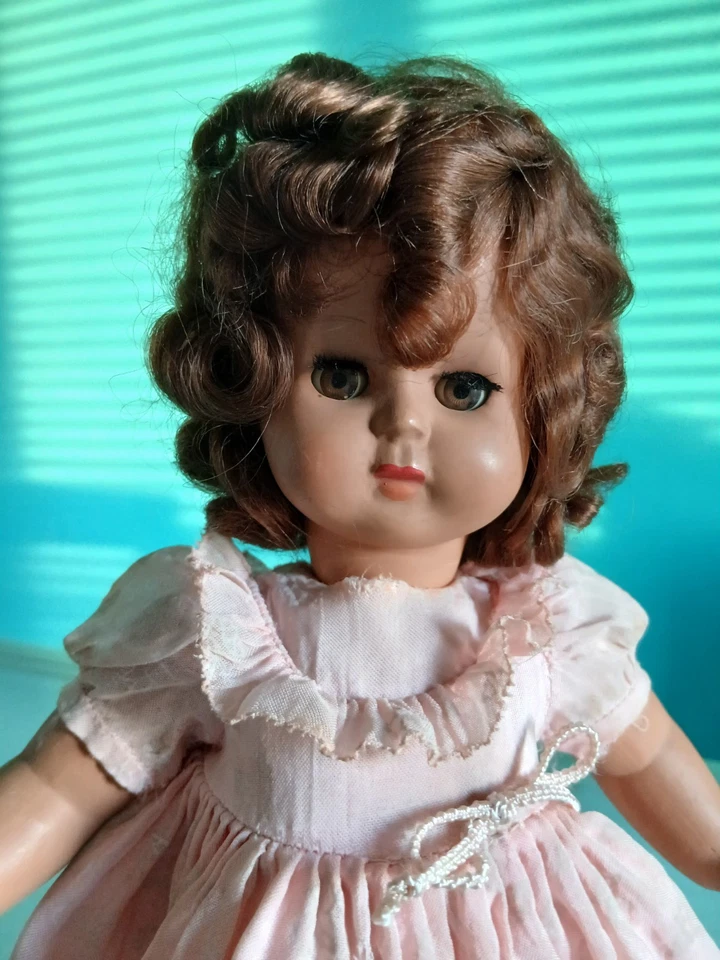 "FURGA" Bambola vintage, anni 50, celluloide, altezza 34 cm. - Immagine 2 di 4