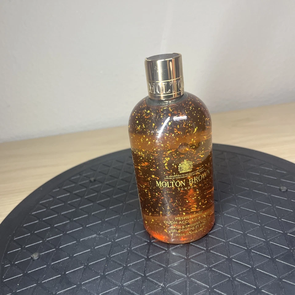 Gel de baño y ducha fascinante Oudh Accord y dorado 10 fl. oz. Foto 4 de 4