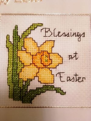 Osterkarte fertig Kreuzstich Narzisse 6'' Quadrat