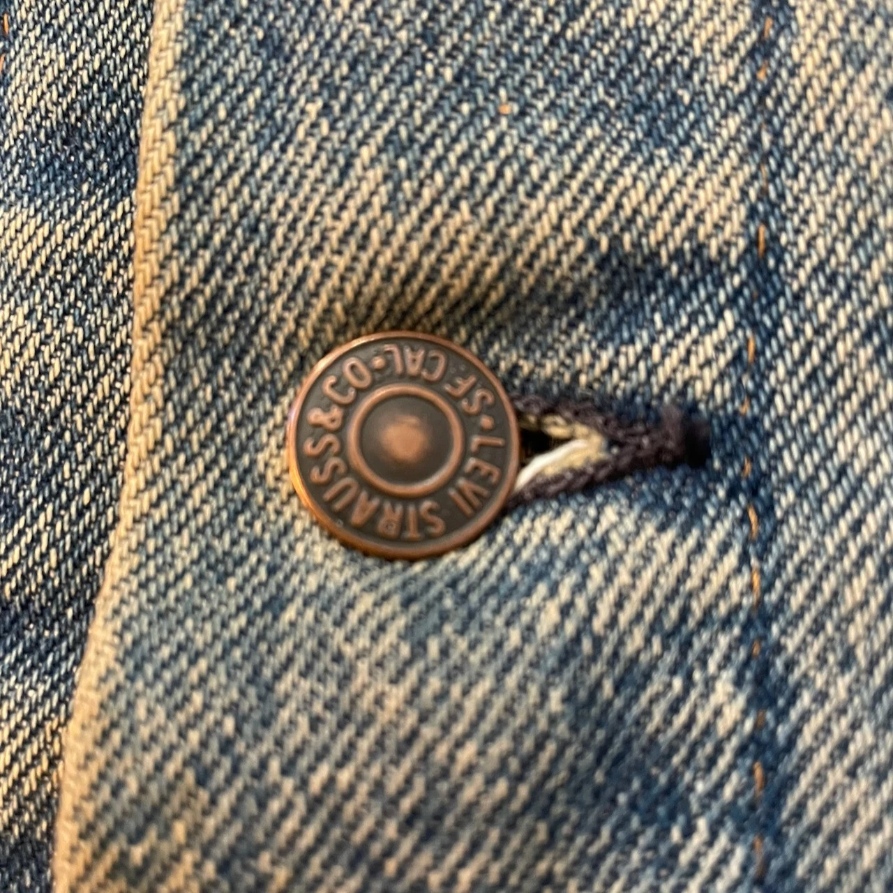 Levi's Vintage 80's Flannel-Lined Denim Trucker Jacket (70401 0824) - Size M/L - product detail image 10