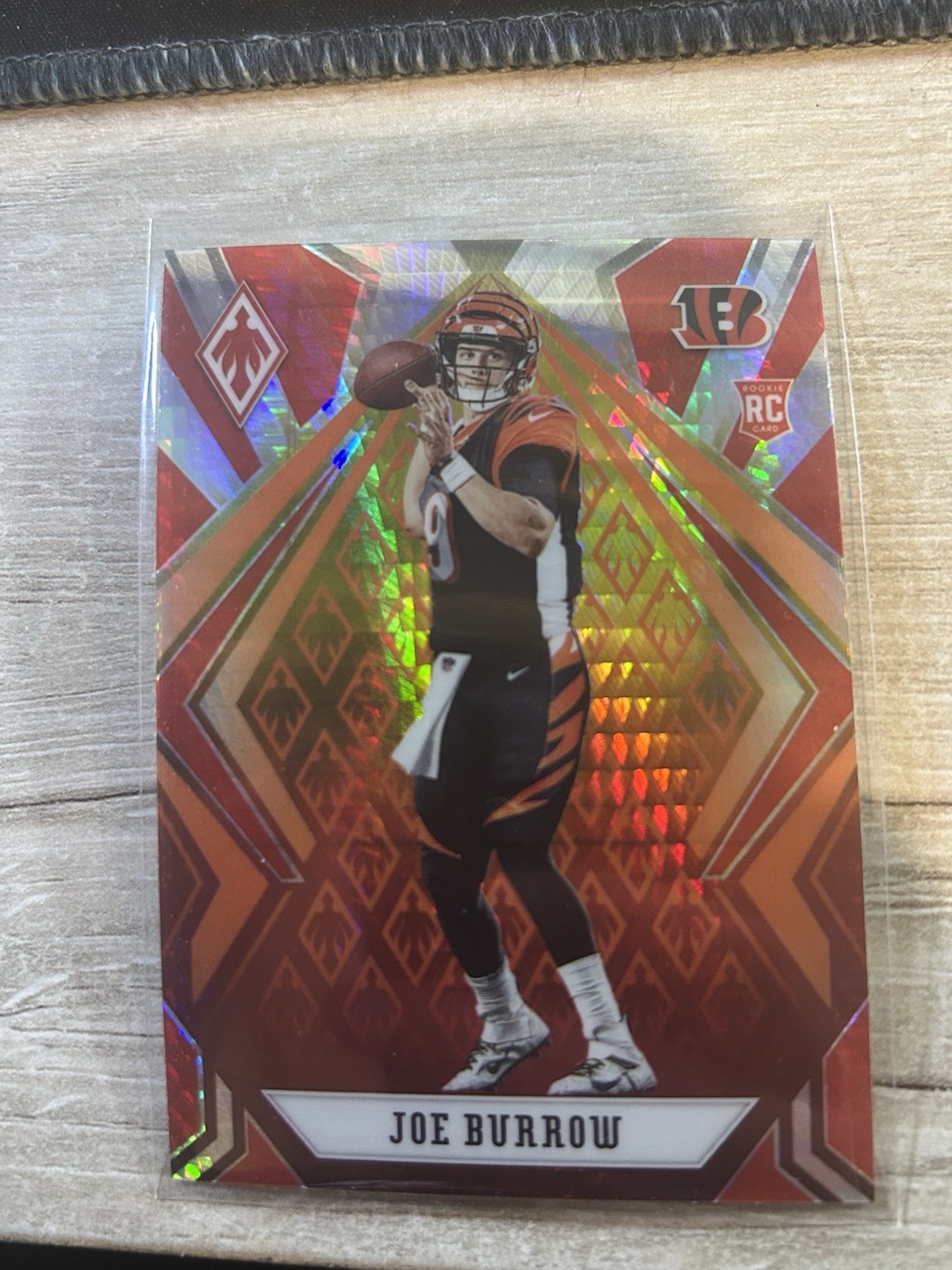 2020 Panini Phoenix - Rookies Joe Burrow #101 Fire Burst (RC)