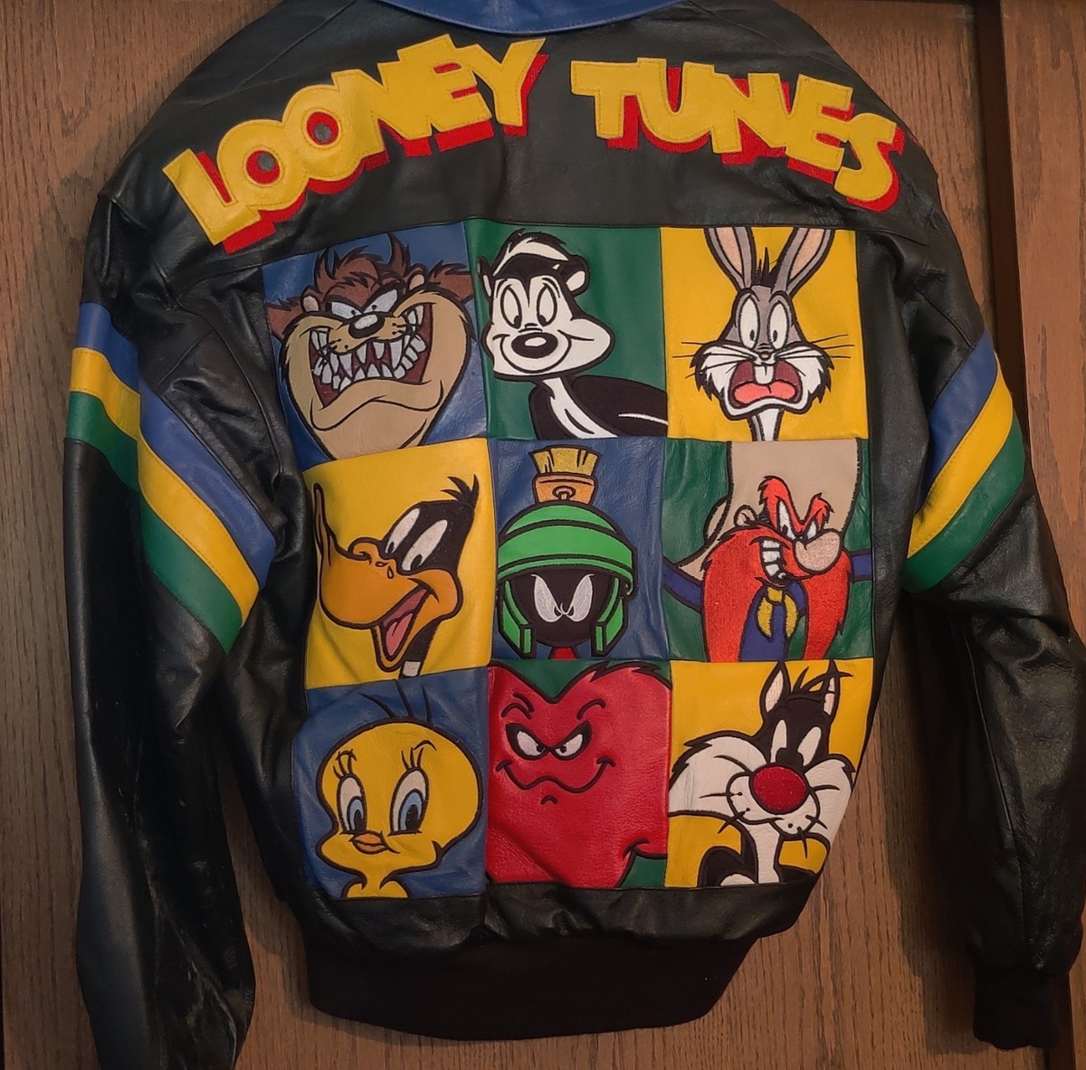VTG 90's Looney Tunes Collection BUGS BUNNY Embroidered Varsity