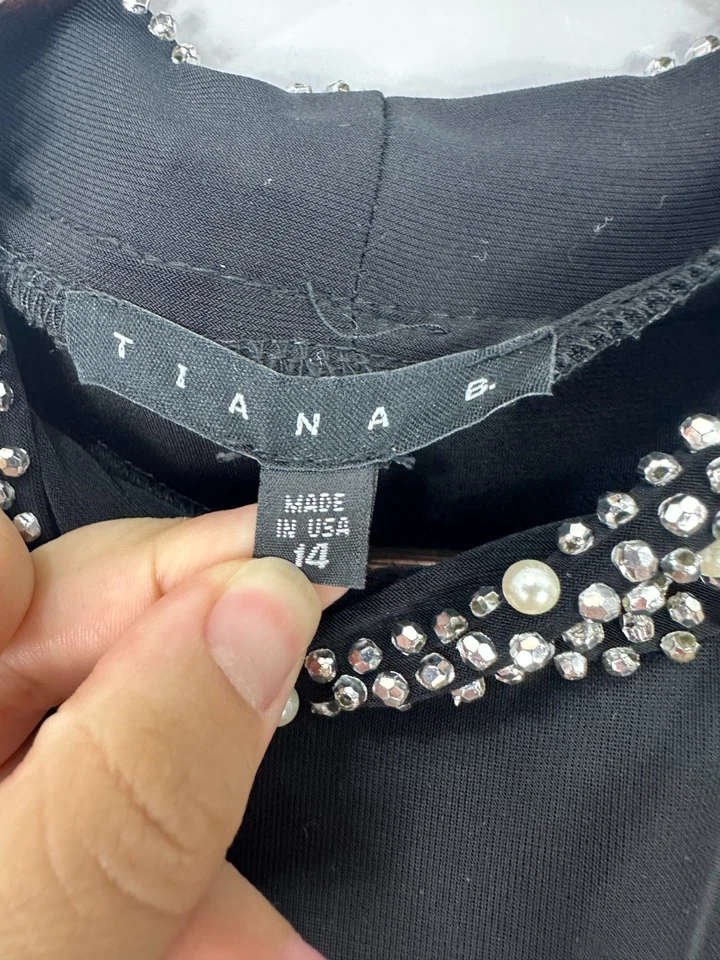 Vestido Tiana B Negro Adornado Cuello Sin Mangas Cambio 14 Cuentas Cóctel Fiesta Foto 3 de 4