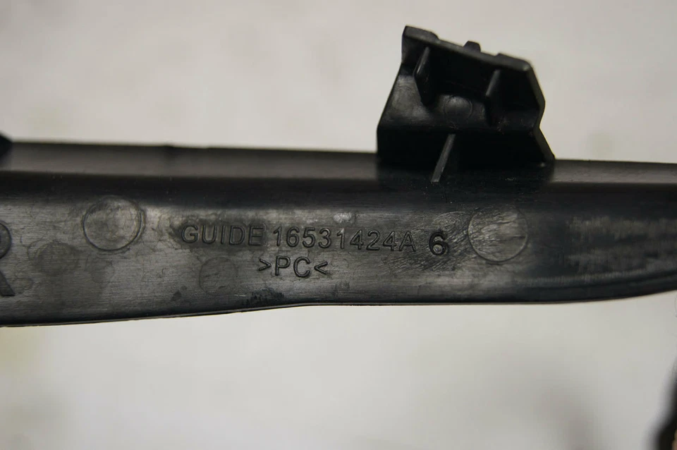 Оригинальная б/у правосторонняя накладка отделка для Cadillac XLR 2004-2009 годов выпуска 16531424 - Изображение 4 из 4