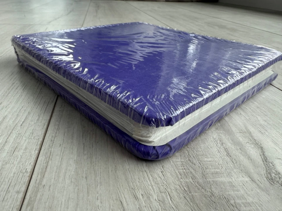 Álbum de recortes Creative Memories 7x7 lámina púrpura remolinos cuadrados sellado Foto 3 de 3