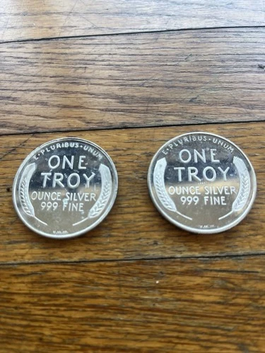 Lot Of Two 1 Oz Silver Rounds .999 Fine, 2 Troy Oz Total Lincoln Design