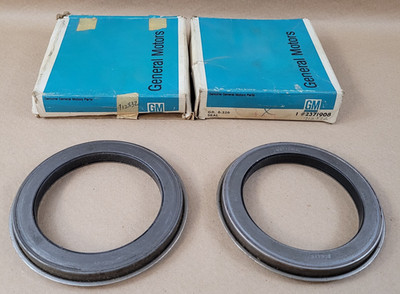 2 New NOS Genuine GM 2371908 Oil Seal 1962-72 HD Chevy GMC Trucks