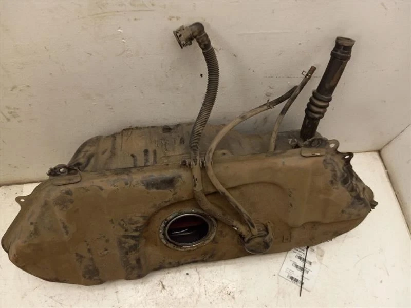 00-02 TOYOTA ECHO 1.5L 4CYL FUEL TANK ASSEMBLY  - Imagem 4 de 4