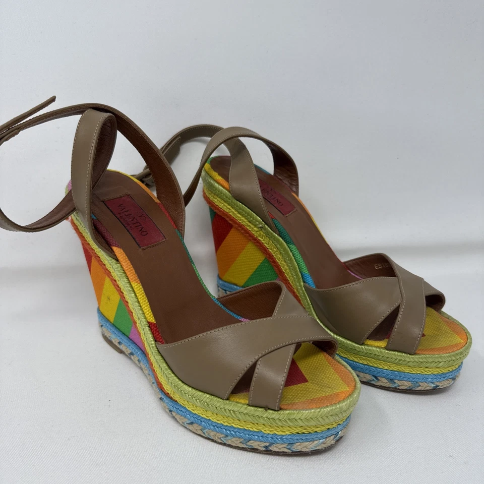 Sandalias de cuña VALENTINO GARAVANI de cuero y multicolor talla 36,5 Foto 2 de 4