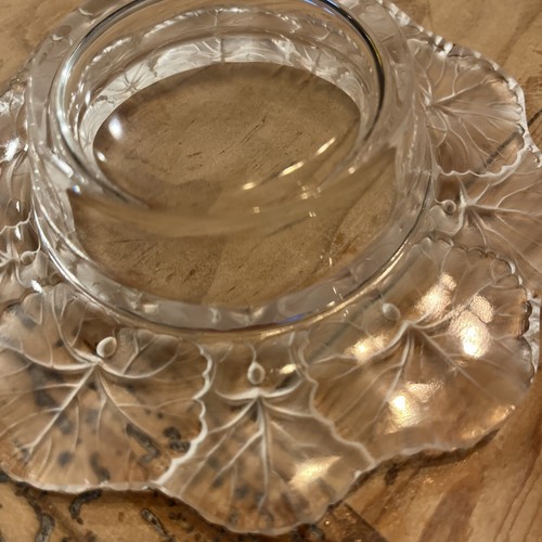 Lalique Honfleurs Glass Geranium Leaf Bowl/Ashtray Frosted Glass-5.5”x1.25” - Picture 6 of 7