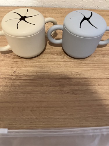 Kleinkind Snack Tasse 2 Pack 6,8 Unzen Tassen 1 grau und 1 hellbraun Tasse NEU - Bild 1 von 6