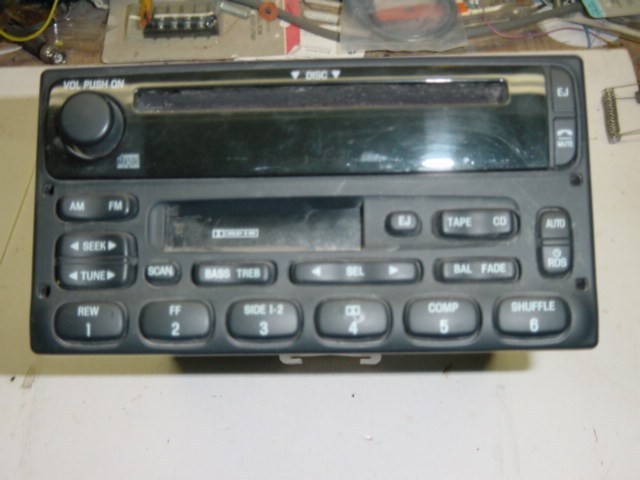 2000 Ford Explorer Factory Radio CD 