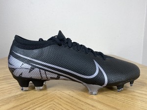 Nike Men 's Mercurial Vapor 13 Academy Multi Ground Shoe.