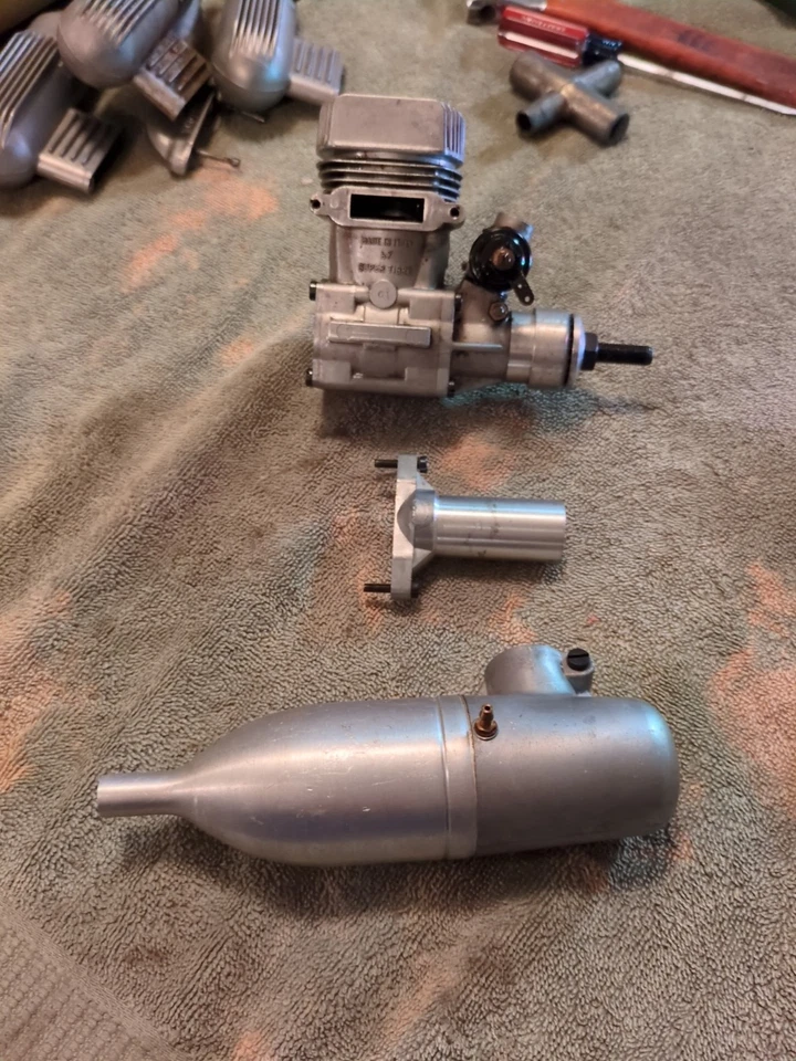 Super Tigre S61 K ABC R/C Model Airplane Engine with Muffler New - Image 3 of 4