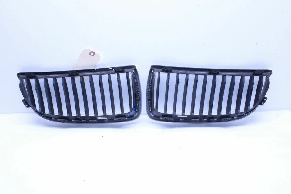 2006-2008 BMW 325i 328i 330i 335i Front Bumper Grille Right Left Pair OEM Used Foto 2 de 4