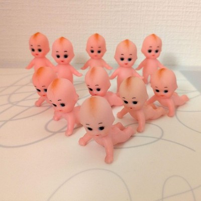 Kewpie Mini Puppen 11 teilig Vintage Sofubi Set hoch 5 5 cm krabbelnd 4 cm