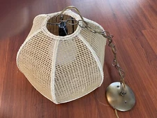 VTG MCM WOVEN RATTAN/WICKER HANGING LAMP W/GLOBE BULB 60'S/70'S