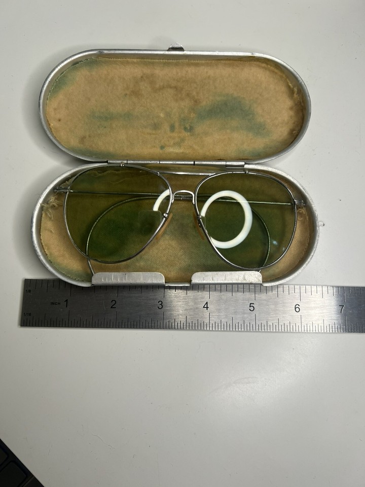 Vintage WWII Aviator Sunglasses BAUSCH & LOMB Aluminum Case USA PreRay