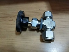 Swagelok SS-1VS8, 1/2" needle valve ,new old stock