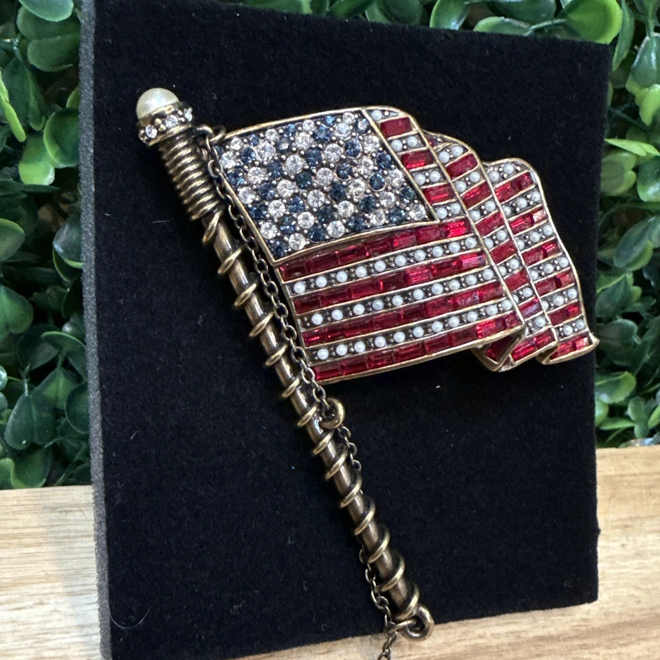 EUC! Heidi Daus Large Swarovski Crystal Sparkling Stars & Stripes Flag Brooch - Image 2 of 4