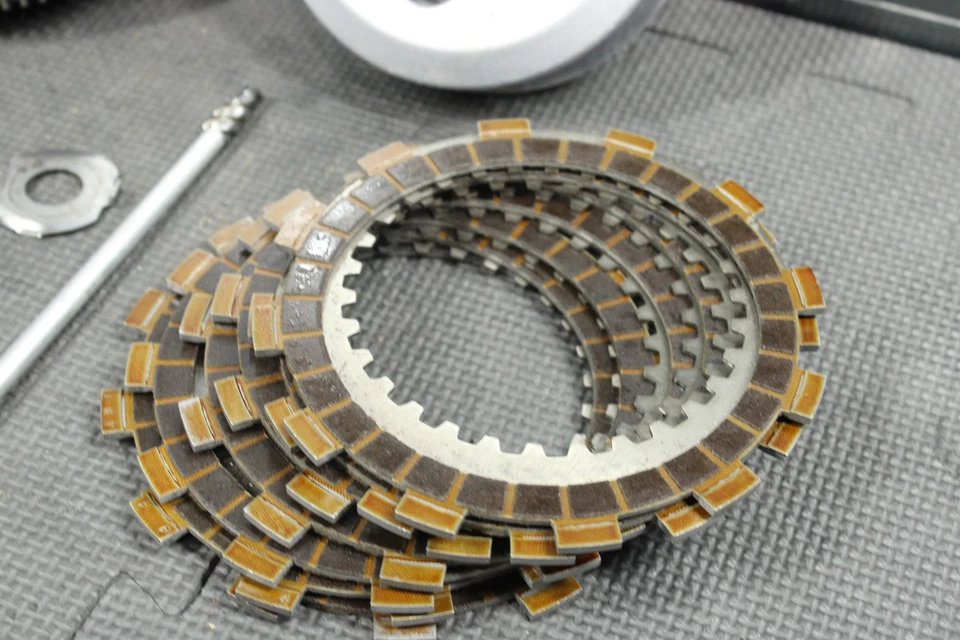 Yamaha TTR250 2006 99-06 OEM EMBRAGUE COMPLETO CON PLACAS CESTA BUJE RESORTES ¡BUENO! Foto 2 de 4