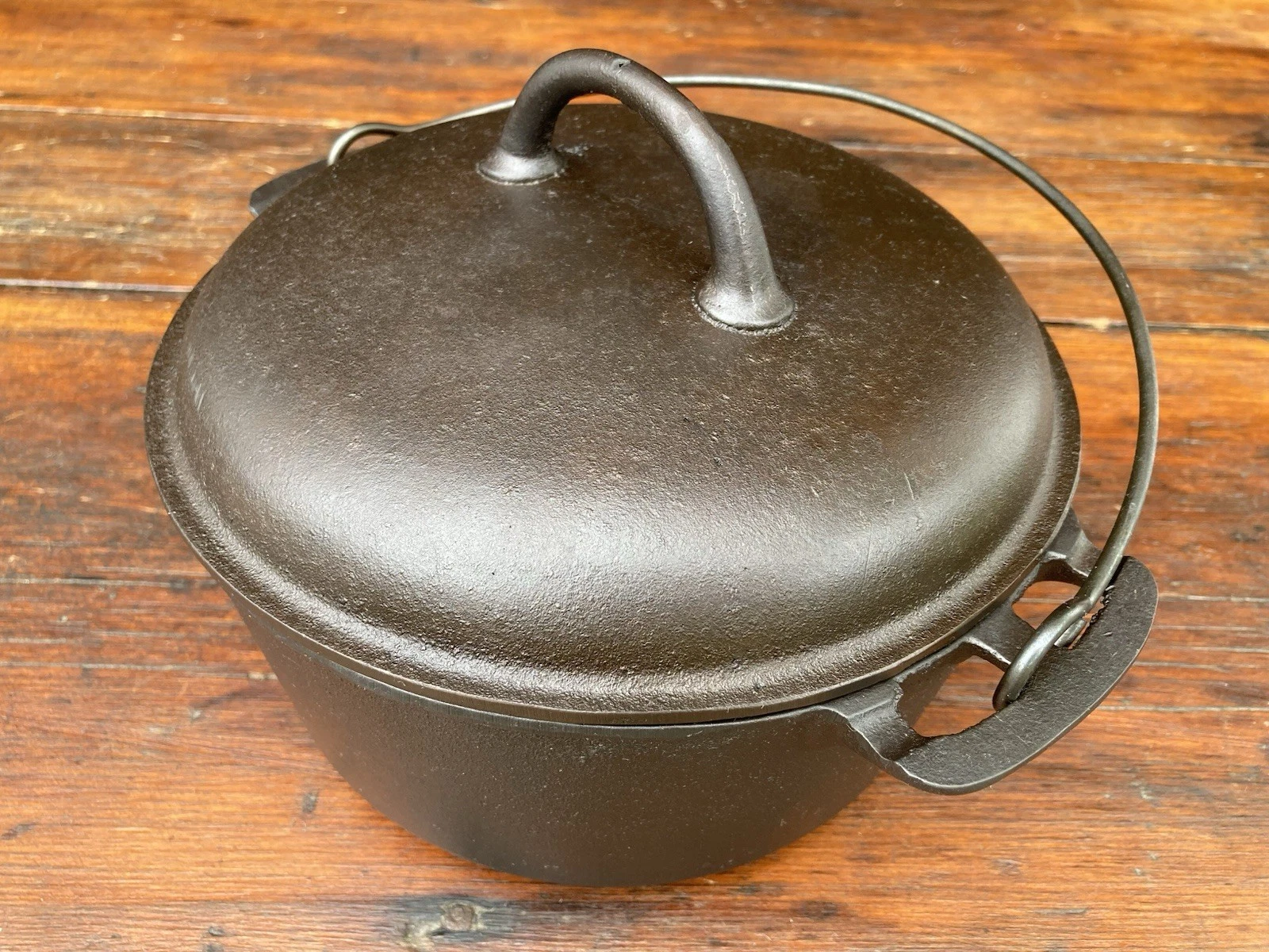 Griswold Cast Iron #6 Slant Erie Logo Dutch Oven