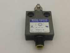 HONEYWELL MICROSWITCH 914CE3-Q  LIMIT SWITCH CROSS ROLLER PLUNGER 4 PIN