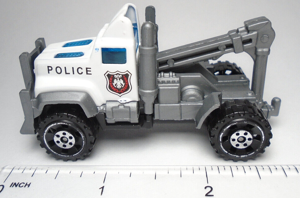 MADE IN CHINA WHITE GRAY 1:64 DIECAST 3