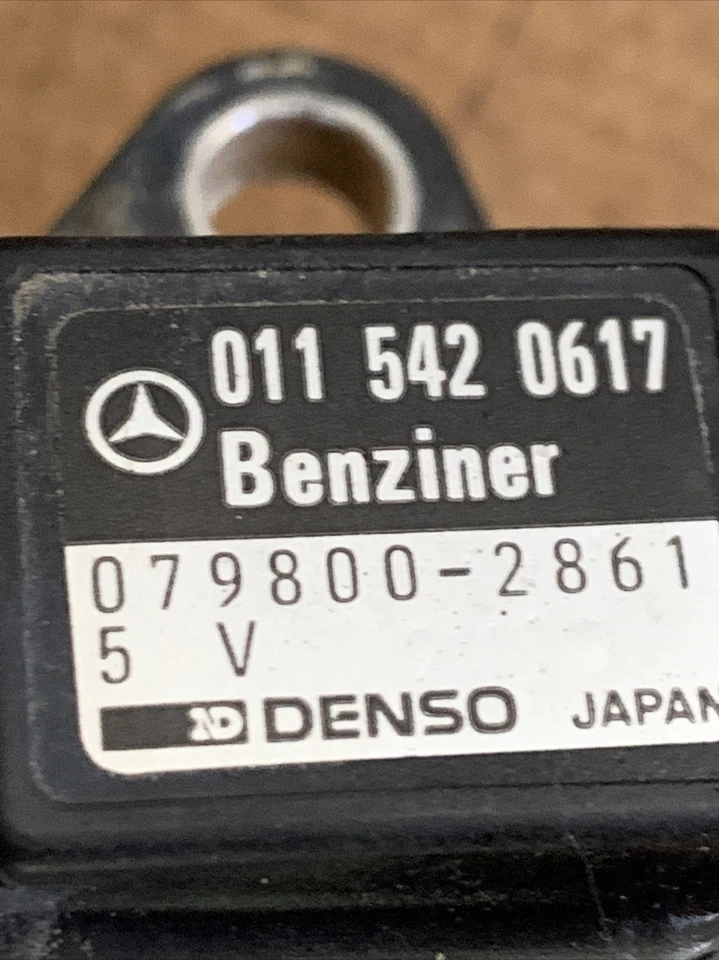 Electroválvula de control de purga 94-96 Mercedes C220 C280 con sensor 0015407097 OEM Foto 2 de 4