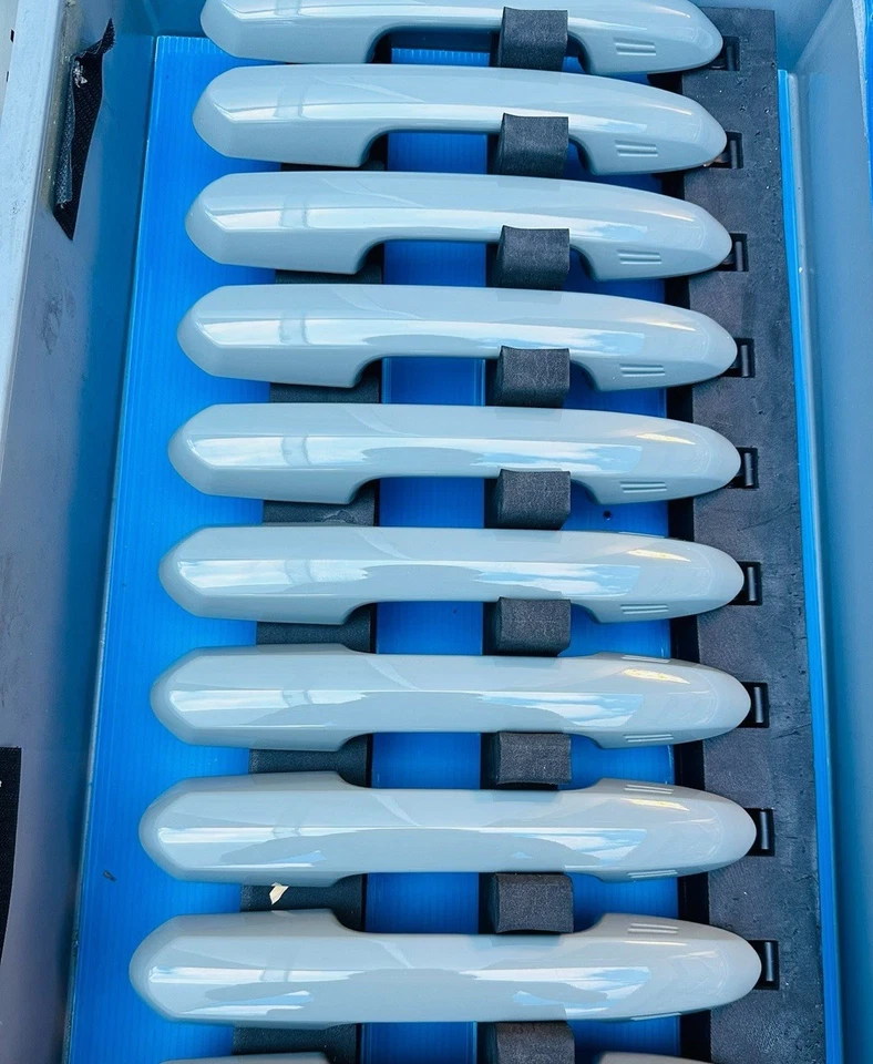 Toyota RAV4 2019-2024 Front Right Door Handle 69210-30370/30371 OEM Foto 2 de 4