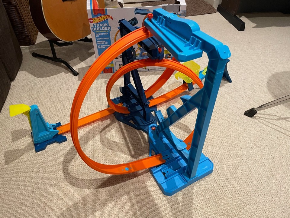 Hot Wheels Infinity Loop Track Set | eBay UK