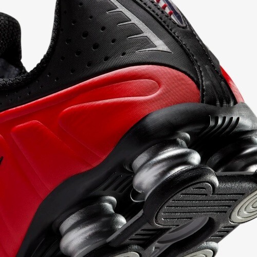 Nike Shox R4 University Red Black Metallic Silver HQ1988-600