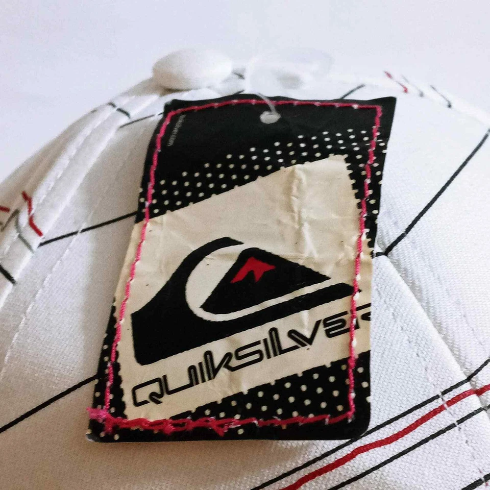 Sombrero ajustado Quicksilver con etiqueta blanco rojo negro gris rayas (hb2) Foto 4 de 4
