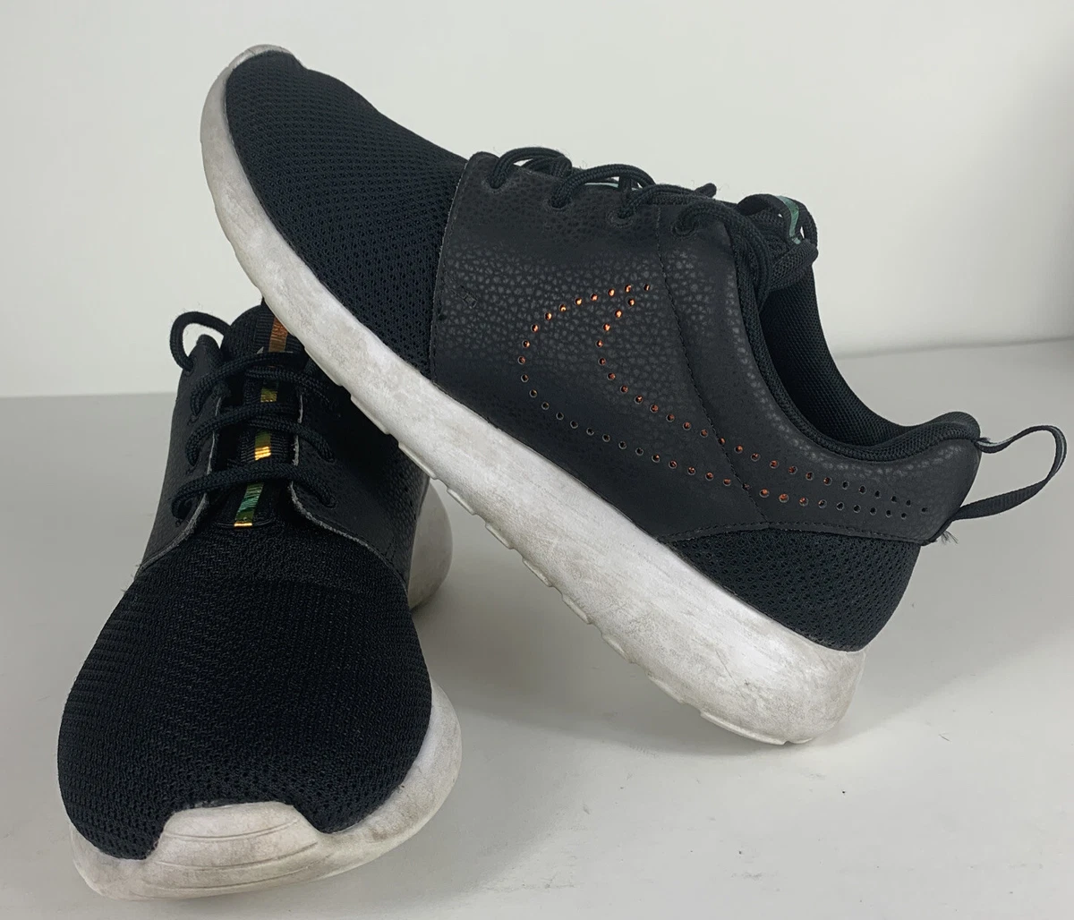 Womens nike roshe one premium top